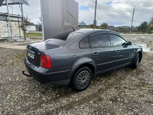 Серый Фольксваген Пассат, объемом двигателя 1.9 л и пробегом 325 тыс. км за 2800 $, фото 2 на Automoto.ua