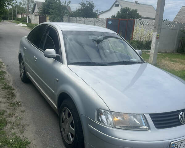 Серый Фольксваген Пассат, объемом двигателя 1.9 л и пробегом 318 тыс. км за 4200 $, фото 2 на Automoto.ua