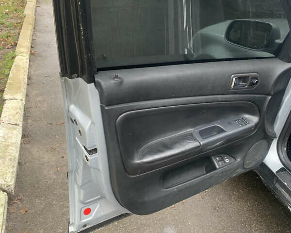 Серый Фольксваген Пассат, объемом двигателя 1.9 л и пробегом 300 тыс. км за 4000 $, фото 8 на Automoto.ua