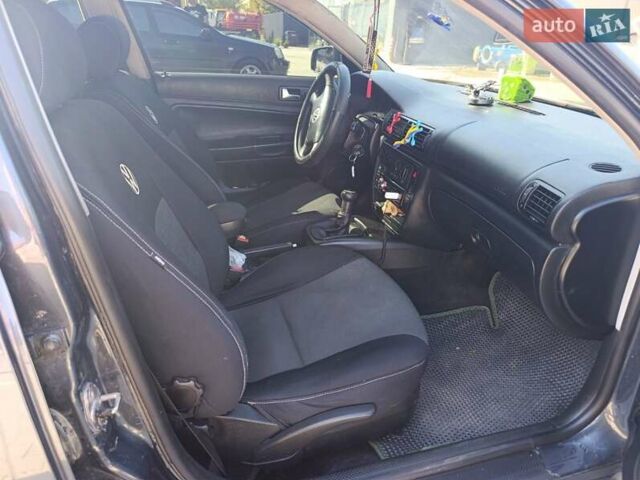 Серый Фольксваген Пассат, объемом двигателя 1.6 л и пробегом 241 тыс. км за 4200 $, фото 1 на Automoto.ua