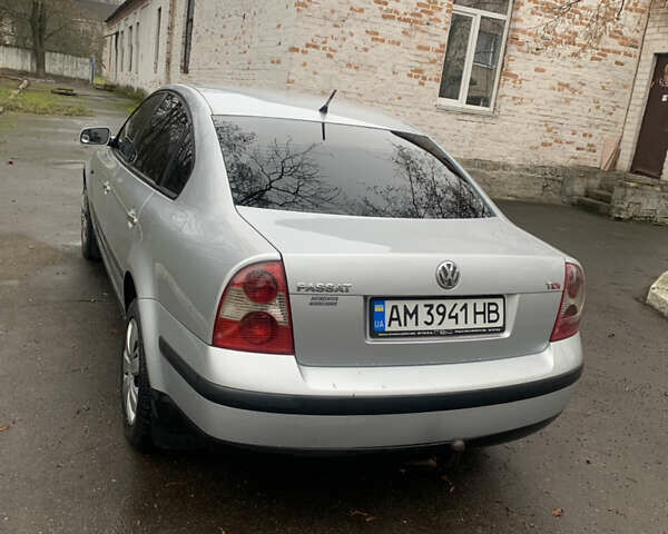 Серый Фольксваген Пассат, объемом двигателя 1.9 л и пробегом 300 тыс. км за 4000 $, фото 2 на Automoto.ua