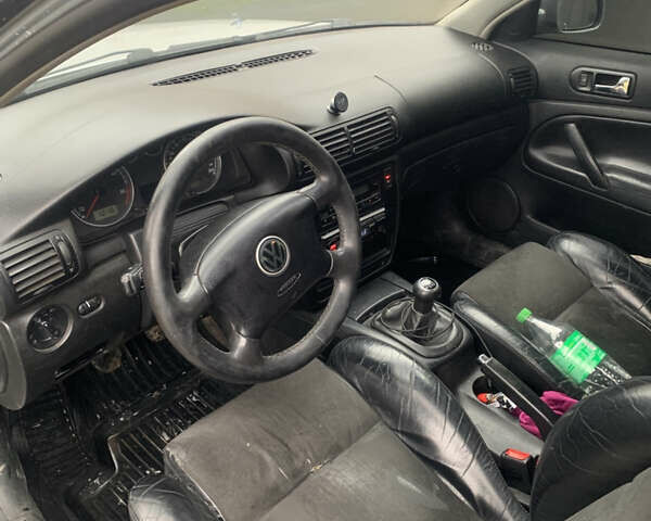 Серый Фольксваген Пассат, объемом двигателя 1.9 л и пробегом 300 тыс. км за 4000 $, фото 9 на Automoto.ua