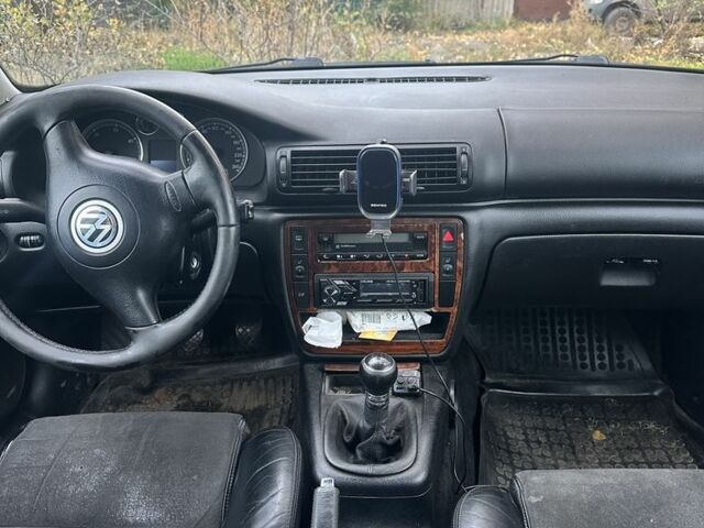 Серый Фольксваген Пассат, объемом двигателя 1.9 л и пробегом 302 тыс. км за 2882 $, фото 6 на Automoto.ua