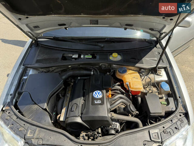 Серый Фольксваген Пассат, объемом двигателя 1.6 л и пробегом 290 тыс. км за 5300 $, фото 9 на Automoto.ua