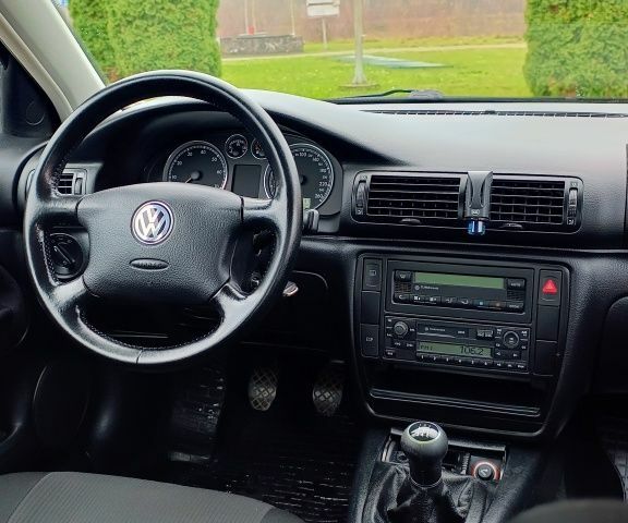 Серый Фольксваген Пассат, объемом двигателя 1.6 л и пробегом 154 тыс. км за 4000 $, фото 15 на Automoto.ua