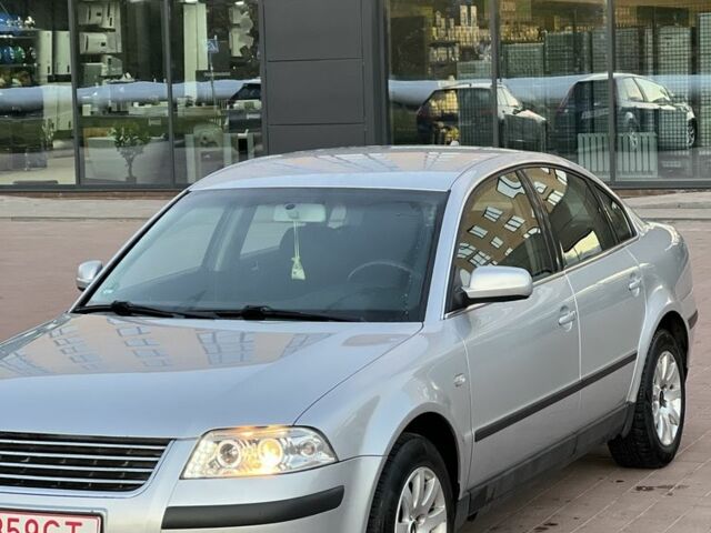 Серый Фольксваген Пассат, объемом двигателя 1.6 л и пробегом 230 тыс. км за 2150 $, фото 2 на Automoto.ua