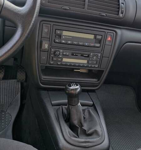 Серый Фольксваген Пассат, объемом двигателя 1.6 л и пробегом 145 тыс. км за 4800 $, фото 21 на Automoto.ua