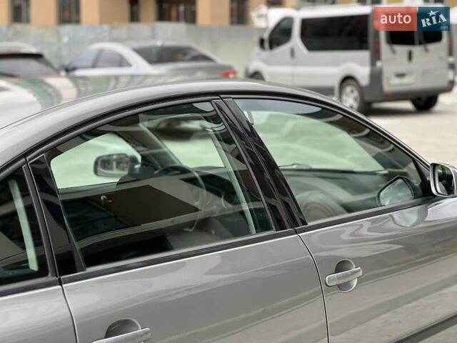 Сірий Фольксваген Пассат, об'ємом двигуна 1.6 л та пробігом 186 тис. км за 4199 $, фото 49 на Automoto.ua