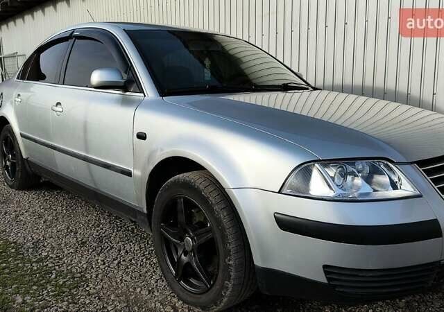 Серый Фольксваген Пассат, объемом двигателя 1.9 л и пробегом 333 тыс. км за 4750 $, фото 3 на Automoto.ua