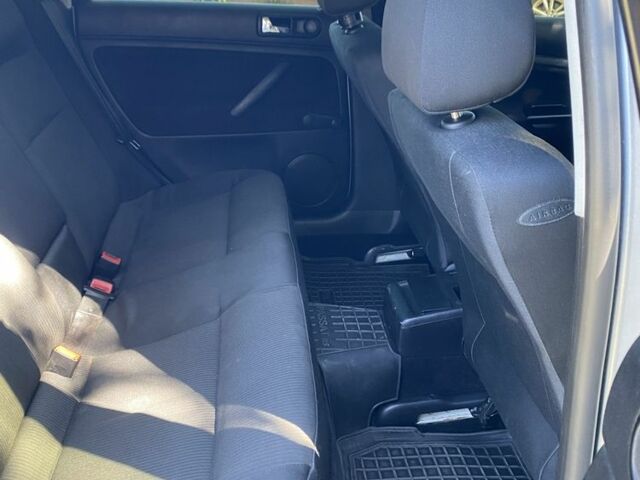 Серый Фольксваген Пассат, объемом двигателя 1.6 л и пробегом 267 тыс. км за 5200 $, фото 10 на Automoto.ua