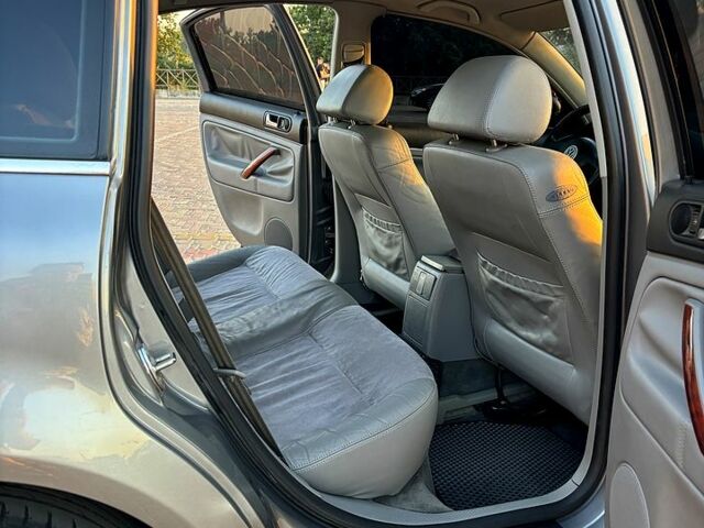 Сірий Фольксваген Пассат, об'ємом двигуна 2.3 л та пробігом 184 тис. км за 4700 $, фото 3 на Automoto.ua