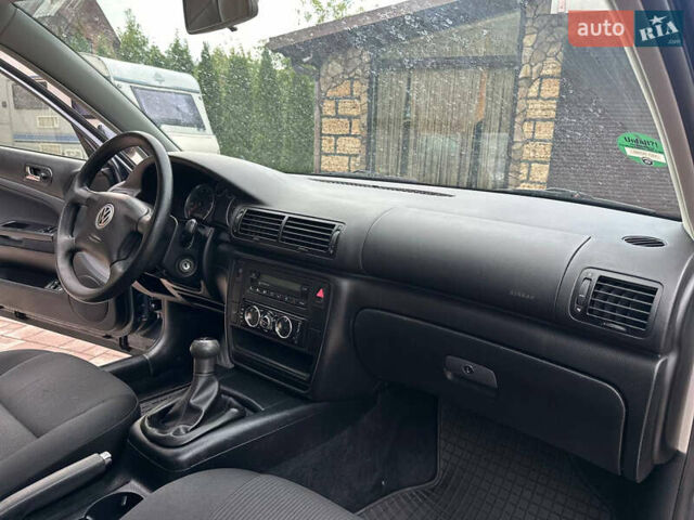 Сірий Фольксваген Пассат, об'ємом двигуна 1.6 л та пробігом 143 тис. км за 5300 $, фото 24 на Automoto.ua