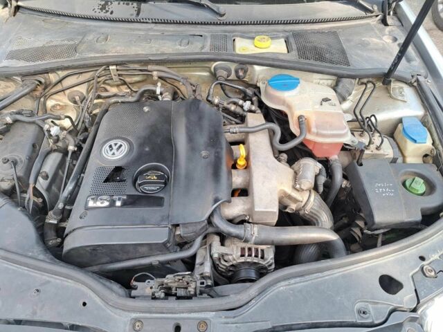 Серый Фольксваген Пассат, объемом двигателя 1.8 л и пробегом 230 тыс. км за 3800 $, фото 2 на Automoto.ua