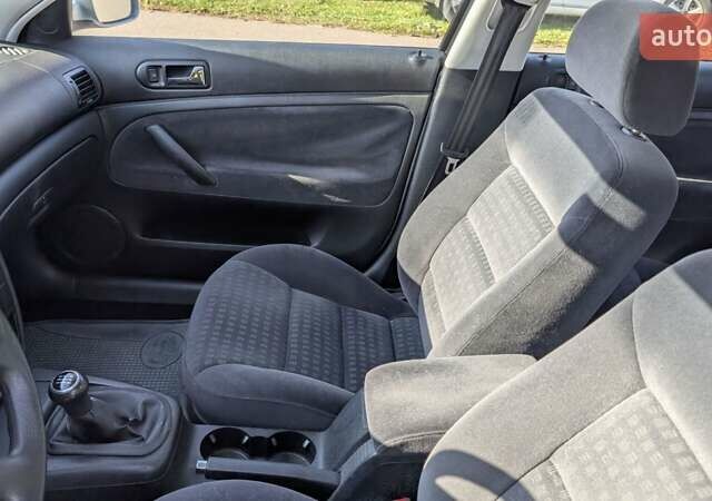 Серый Фольксваген Пассат, объемом двигателя 1.6 л и пробегом 145 тыс. км за 4800 $, фото 24 на Automoto.ua