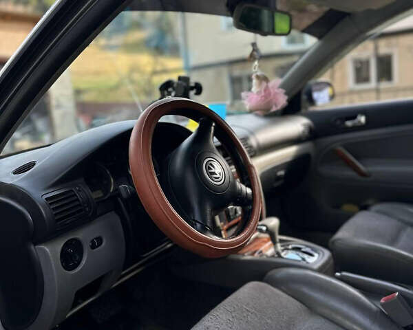 Серый Фольксваген Пассат, объемом двигателя 2.5 л и пробегом 300 тыс. км за 3800 $, фото 14 на Automoto.ua