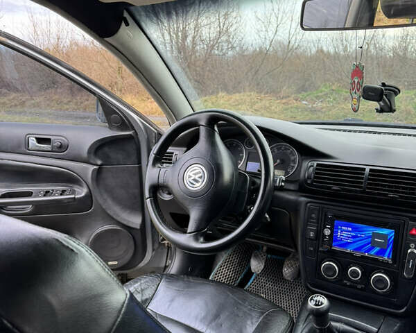 Серый Фольксваген Пассат, объемом двигателя 1.8 л и пробегом 440 тыс. км за 3199 $, фото 32 на Automoto.ua