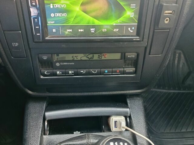 Серый Фольксваген Пассат, объемом двигателя 1.9 л и пробегом 343 тыс. км за 3899 $, фото 7 на Automoto.ua