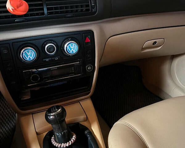 Серый Фольксваген Пассат, объемом двигателя 1.8 л и пробегом 250 тыс. км за 4750 $, фото 7 на Automoto.ua