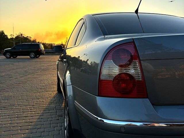 Сірий Фольксваген Пассат, об'ємом двигуна 2.3 л та пробігом 184 тис. км за 4700 $, фото 8 на Automoto.ua