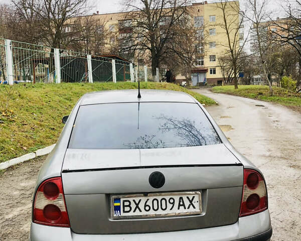 Серый Фольксваген Пассат, объемом двигателя 1.8 л и пробегом 410 тыс. км за 3000 $, фото 1 на Automoto.ua