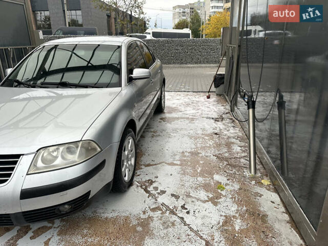 Серый Фольксваген Пассат, объемом двигателя 1.9 л и пробегом 428 тыс. км за 3800 $, фото 2 на Automoto.ua