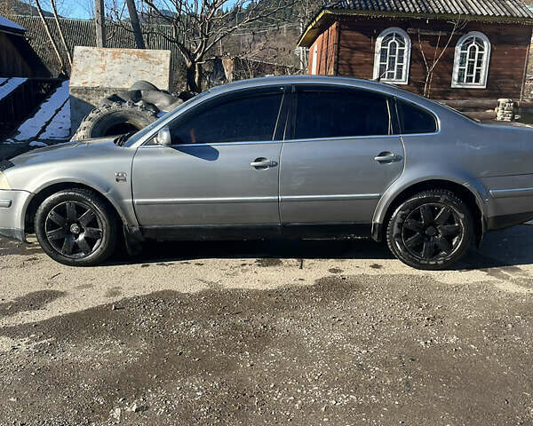 Серый Фольксваген Пассат, объемом двигателя 2.5 л и пробегом 300 тыс. км за 3800 $, фото 7 на Automoto.ua