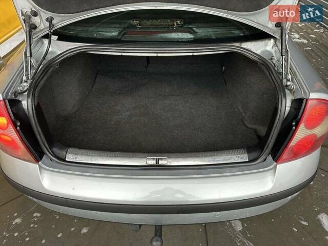 Серый Фольксваген Пассат, объемом двигателя 1.9 л и пробегом 386 тыс. км за 3999 $, фото 10 на Automoto.ua