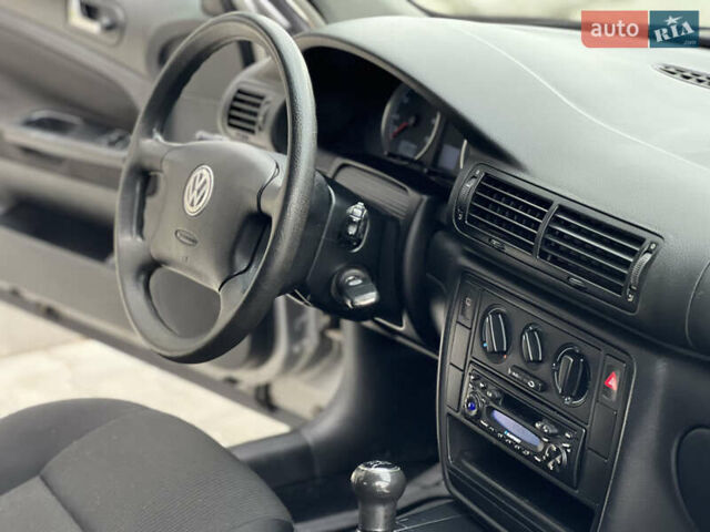 Сірий Фольксваген Пассат, об'ємом двигуна 1.6 л та пробігом 186 тис. км за 4199 $, фото 66 на Automoto.ua