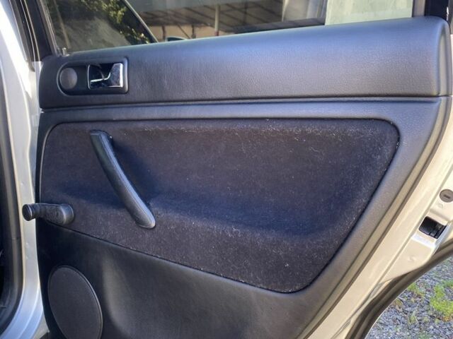 Серый Фольксваген Пассат, объемом двигателя 1.6 л и пробегом 267 тыс. км за 5200 $, фото 13 на Automoto.ua