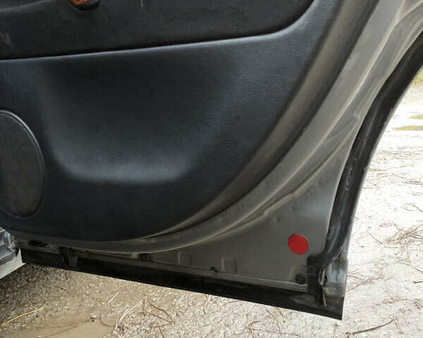 Серый Фольксваген Пассат, объемом двигателя 1.8 л и пробегом 410 тыс. км за 3000 $, фото 12 на Automoto.ua