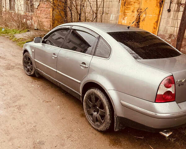 Серый Фольксваген Пассат, объемом двигателя 2.5 л и пробегом 300 тыс. км за 3800 $, фото 4 на Automoto.ua