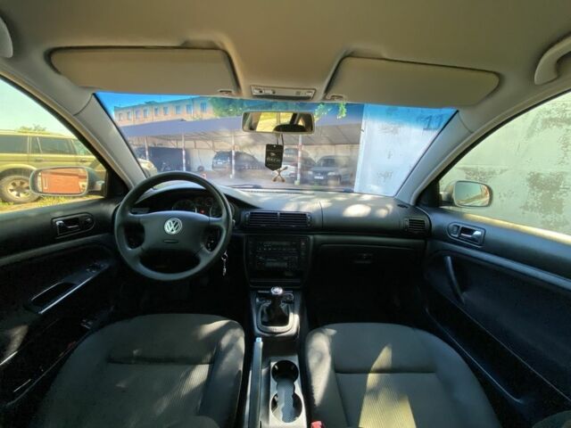 Серый Фольксваген Пассат, объемом двигателя 1.6 л и пробегом 267 тыс. км за 5200 $, фото 1 на Automoto.ua