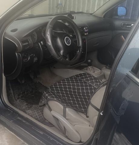 Сірий Фольксваген Пассат, об'ємом двигуна 2.5 л та пробігом 430 тис. км за 3400 $, фото 4 на Automoto.ua