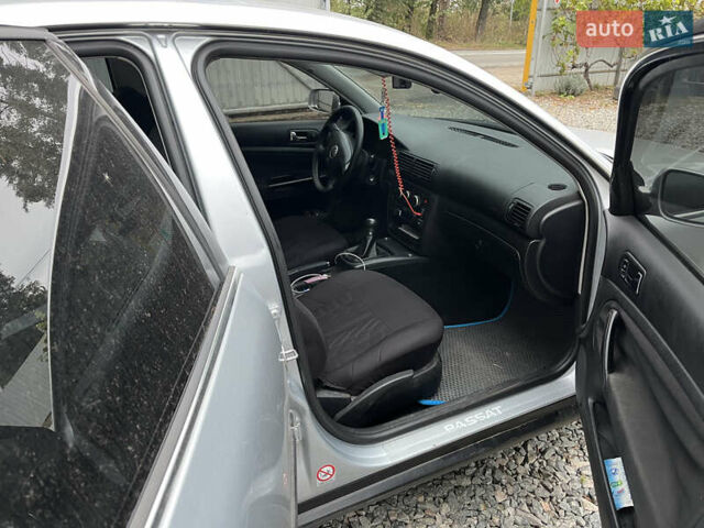 Серый Фольксваген Пассат, объемом двигателя 1.6 л и пробегом 290 тыс. км за 4600 $, фото 3 на Automoto.ua