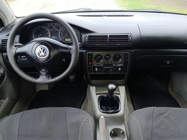 Серый Фольксваген Пассат, объемом двигателя 2 л и пробегом 400 тыс. км за 3700 $, фото 4 на Automoto.ua