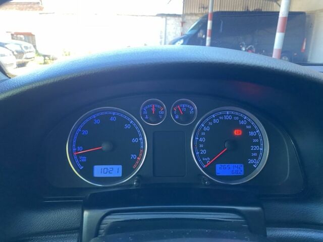 Серый Фольксваген Пассат, объемом двигателя 1.6 л и пробегом 267 тыс. км за 5200 $, фото 4 на Automoto.ua