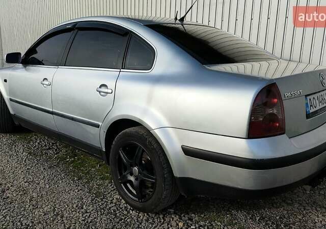 Серый Фольксваген Пассат, объемом двигателя 1.9 л и пробегом 333 тыс. км за 4750 $, фото 2 на Automoto.ua