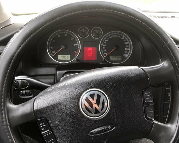 Серый Фольксваген Пассат, объемом двигателя 1.8 л и пробегом 410 тыс. км за 3000 $, фото 4 на Automoto.ua