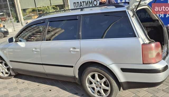 Серый Фольксваген Пассат, объемом двигателя 1.9 л и пробегом 344 тыс. км за 4800 $, фото 17 на Automoto.ua