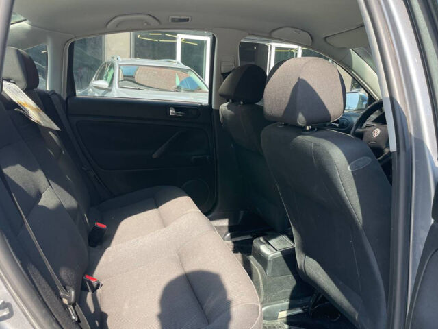 Серый Фольксваген Пассат, объемом двигателя 1.6 л и пробегом 209 тыс. км за 4600 $, фото 13 на Automoto.ua