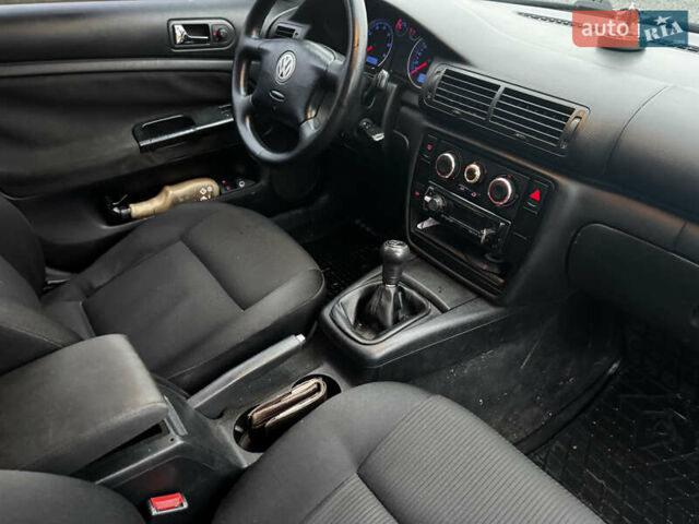 Сірий Фольксваген Пассат, об'ємом двигуна 1.6 л та пробігом 430 тис. км за 2950 $, фото 8 на Automoto.ua