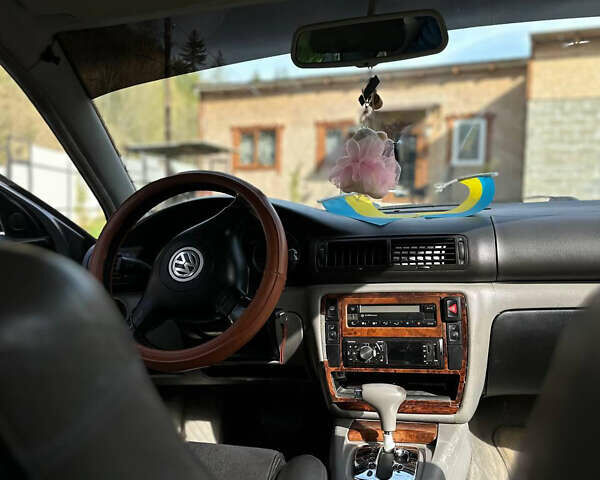 Серый Фольксваген Пассат, объемом двигателя 2.5 л и пробегом 300 тыс. км за 3800 $, фото 11 на Automoto.ua