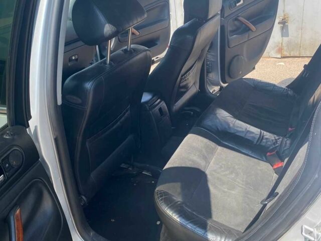 Серый Фольксваген Пассат, объемом двигателя 2.8 л и пробегом 300 тыс. км за 3500 $, фото 4 на Automoto.ua