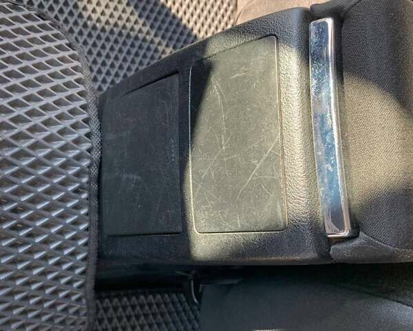 Фольксваген Пассат 2001 у Львові на Automoto.ua Сірий Фольксваген Пассат, об'ємом двигуна 1.6 л та пробігом 200 тис. км за 3800 $, фото 21 на Automoto.ua