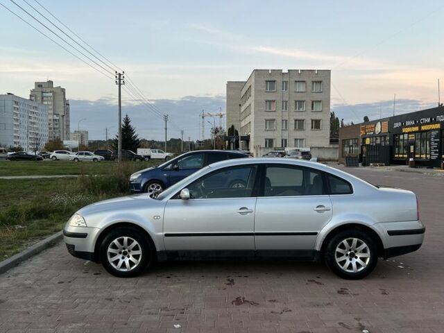 Серый Фольксваген Пассат, объемом двигателя 1.6 л и пробегом 230 тыс. км за 2150 $, фото 3 на Automoto.ua