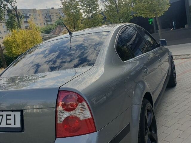 Серый Фольксваген Пассат, объемом двигателя 1.6 л и пробегом 190 тыс. км за 3800 $, фото 1 на Automoto.ua