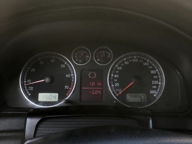 Серый Фольксваген Пассат, объемом двигателя 1.8 л и пробегом 408 тыс. км за 3800 $, фото 2 на Automoto.ua