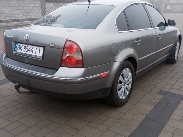 Серый Фольксваген Пассат, объемом двигателя 1.8 л и пробегом 470 тыс. км за 3600 $, фото 2 на Automoto.ua