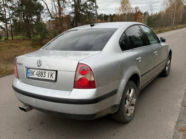 Серый Фольксваген Пассат, объемом двигателя 1.6 л и пробегом 300 тыс. км за 3750 $, фото 3 на Automoto.ua