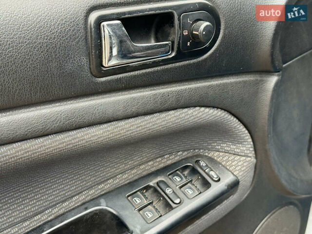 Серый Фольксваген Пассат, объемом двигателя 1.9 л и пробегом 460 тыс. км за 5090 $, фото 12 на Automoto.ua